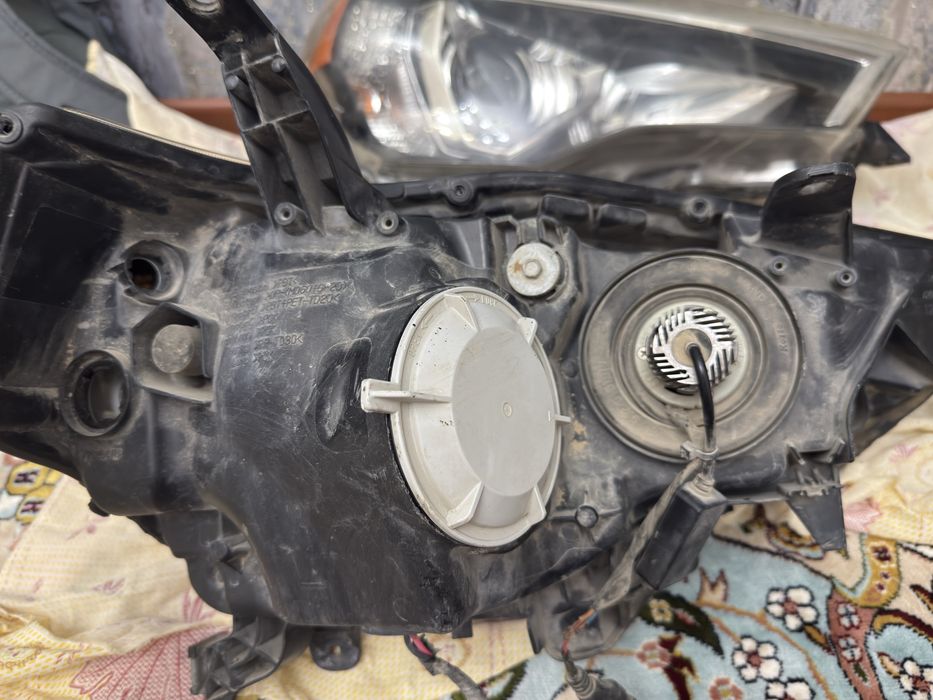 Оригиналные фары 4Runner