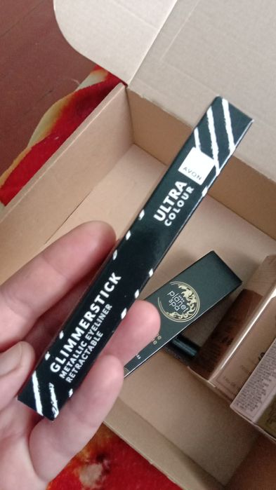 Продам косметику . Новая.