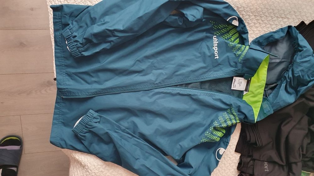 Спортни дрехи uhlsport