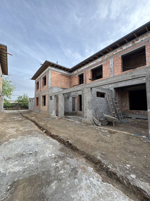 Kottedjlar sotiladi Zangiota Qahramon Mahalla