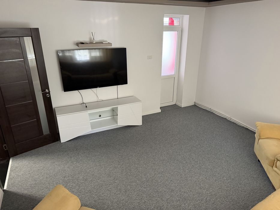 Regim hotelier 4 camere s-au jumatate 2 camere in centru