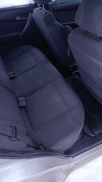 Vând Chevrolet aveo