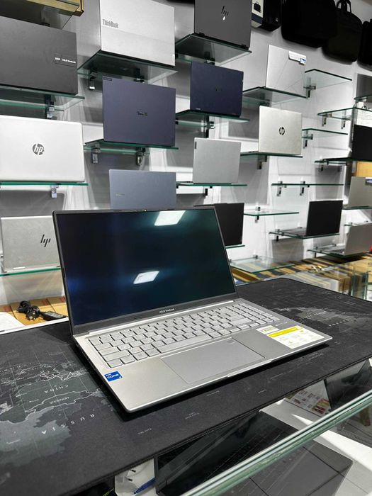 Asus VivoBook 15 OLED/i5-13420H/16/512/15.6" FHD OLED