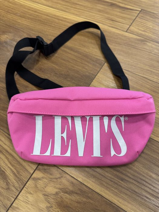 Дамска чанта LEVIS