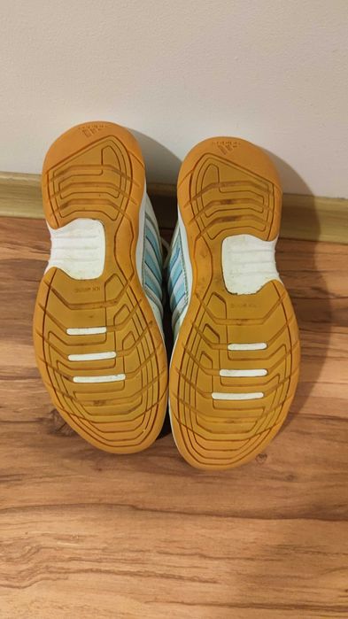 Маратонки Adidas номер 39.5