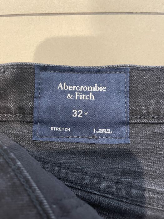 Blugi scurti Abercrombie & Fitch, marimea 32 (barbati)