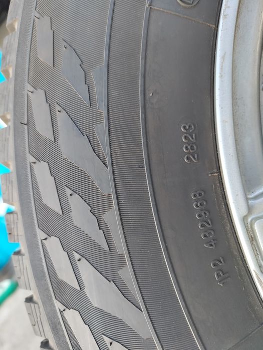 ГУМИ С ДЖАНТИ 5X114.3 16 Nokian 215/70/16 зимни 2023г.Хюндай,Тойота...