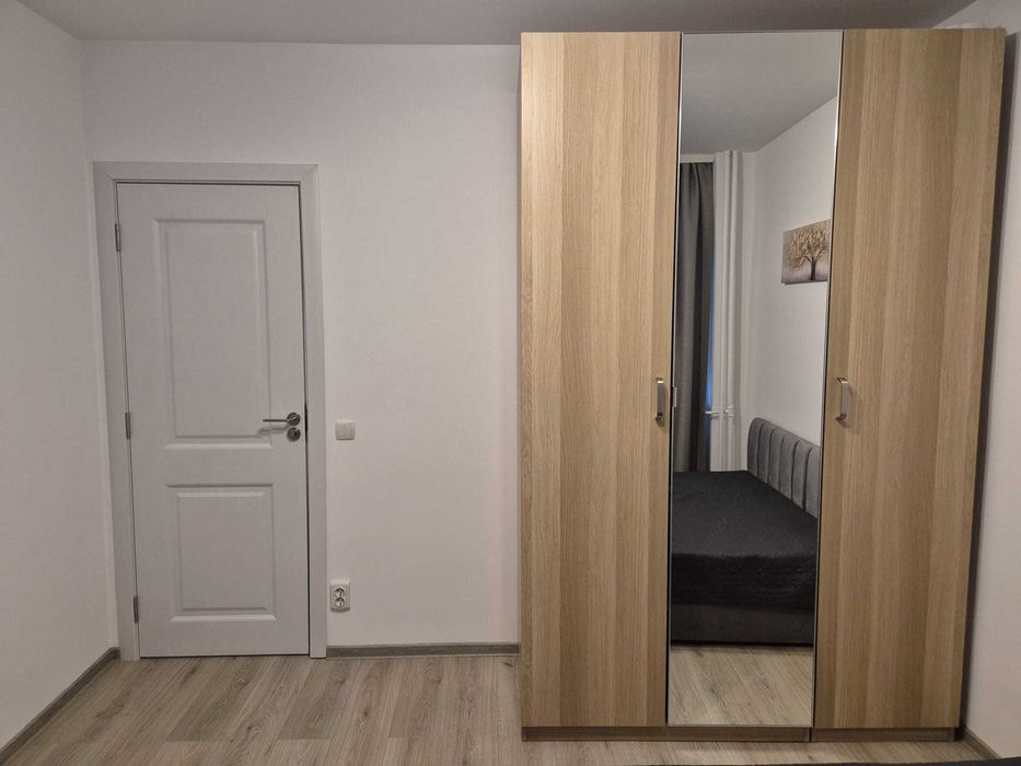 Inchiriez apartament 2 camere, semidecomandat, complet renovat, metrou Pacii