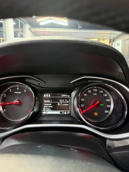 Продается Chevrolet Onix premier plus 2024 год