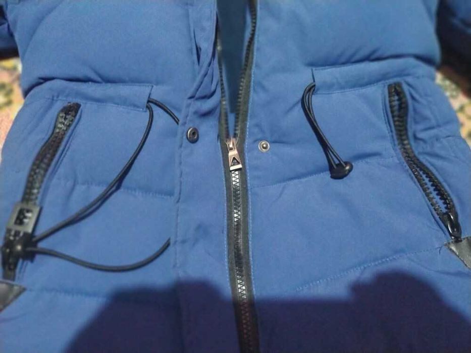 Продам зимнюю куртку на девочку