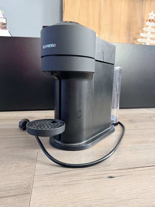 Vand Espressor Nespresso Insia