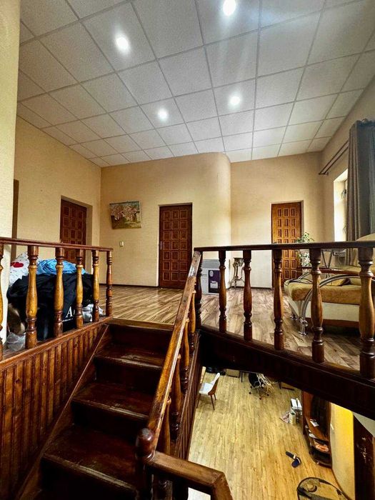 Дом ул. Эхтиром. 3.4 сотки 4 комнаты. В Махалле Саломатина. 2х этажный