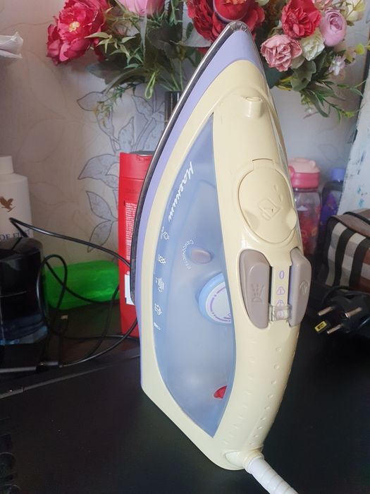 Паровой утюг Магнит