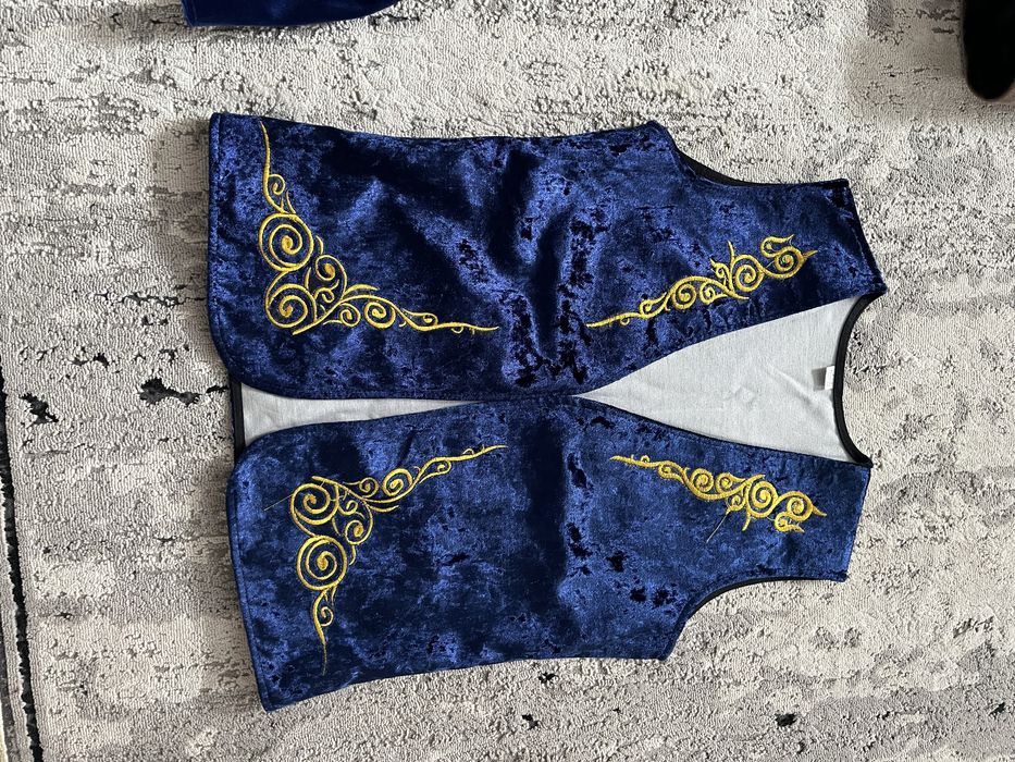 Жилет и пиджак с узорами