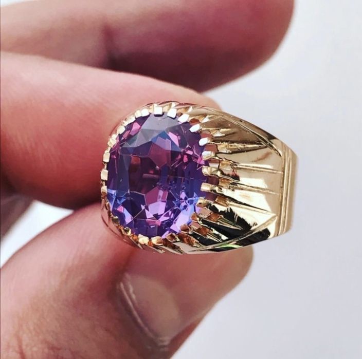 Золотое кольцо 583 пробы с александритом