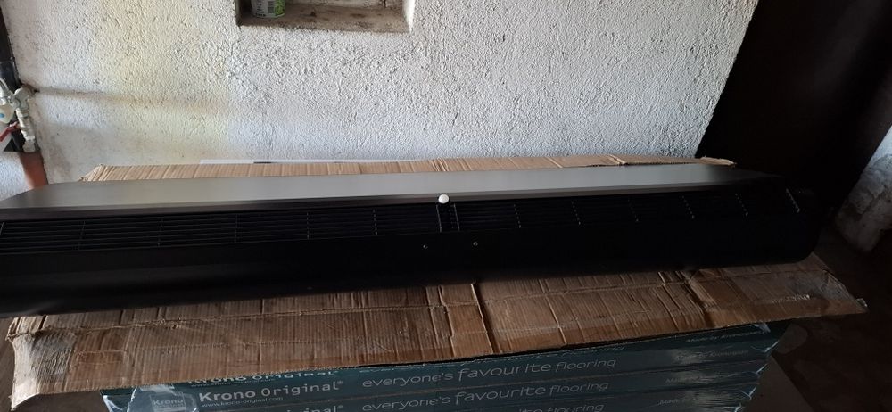 Flowair SLIM-W 150 (9kw) въздушна завеса с топла и студена вода