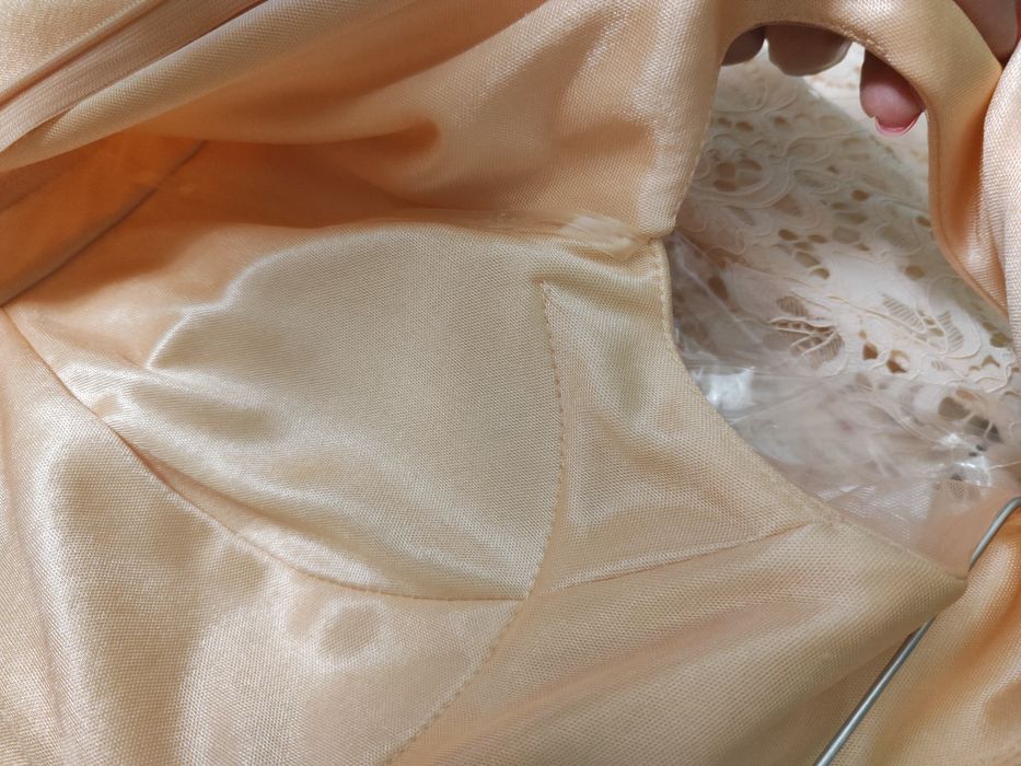 Официална рокля размер 36/S. Цвят пудра