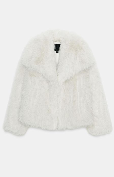 Уникално палто с косъм с подчертани рамене и дълго палто с качулка