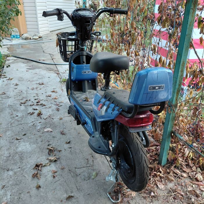 Продам скутер СК8 целый