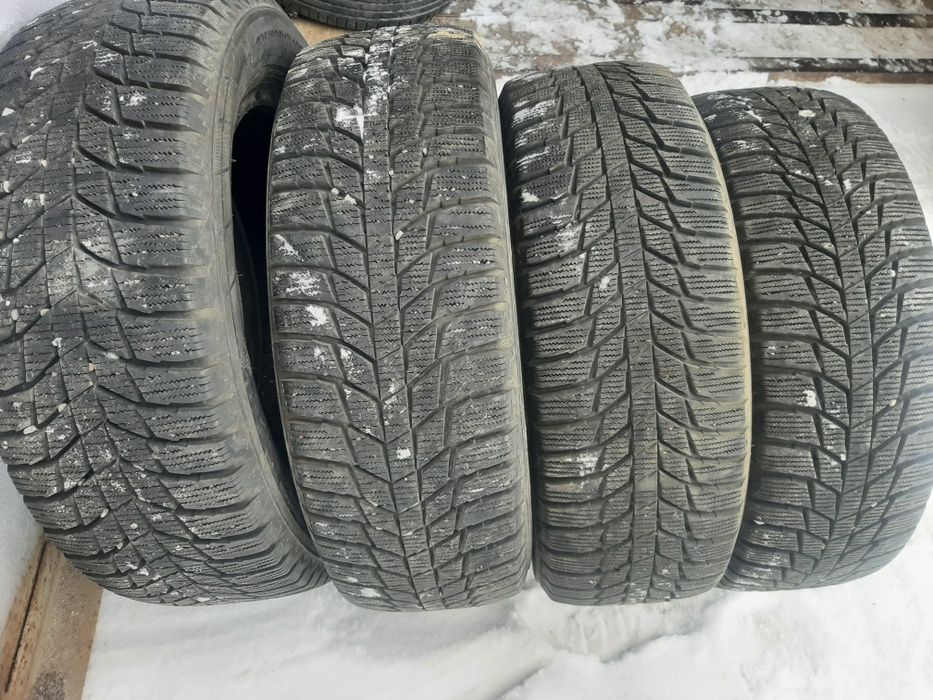 Продам шины 225/60/17 трианжел