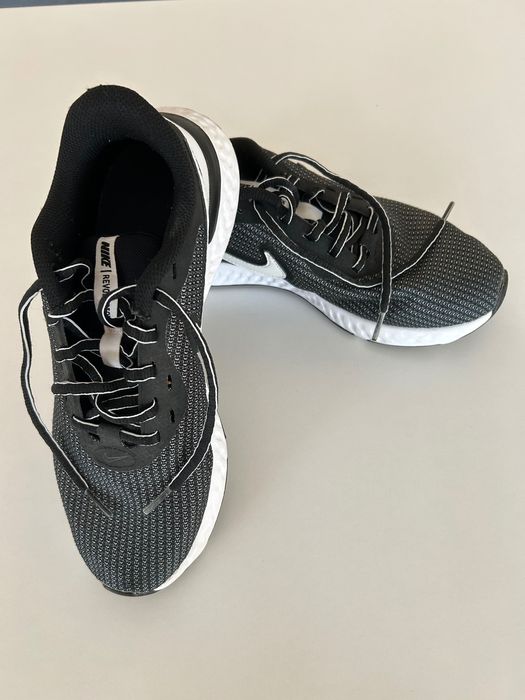 Nike Revolution  39
