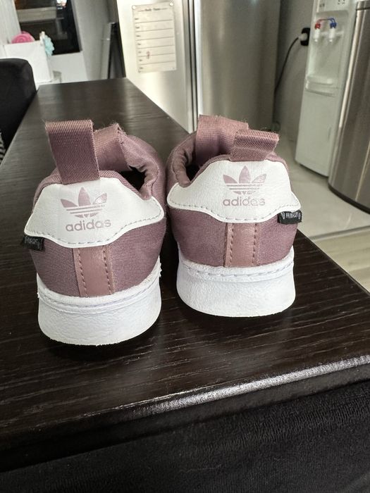 маратонки Adidas