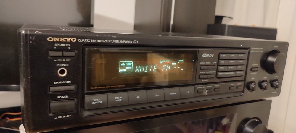 Sony STR AV270 X sau Onkyo TX 8210R
