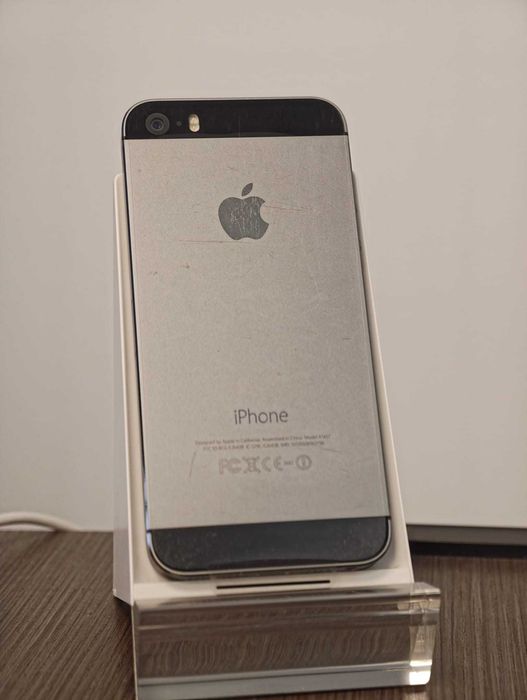 iPhone 5s 16GB Space Gray – NOU | Baterie 0 cicluri | 300 lei