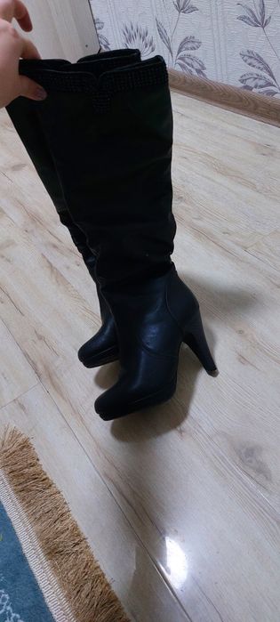 Новые женские сапоги
