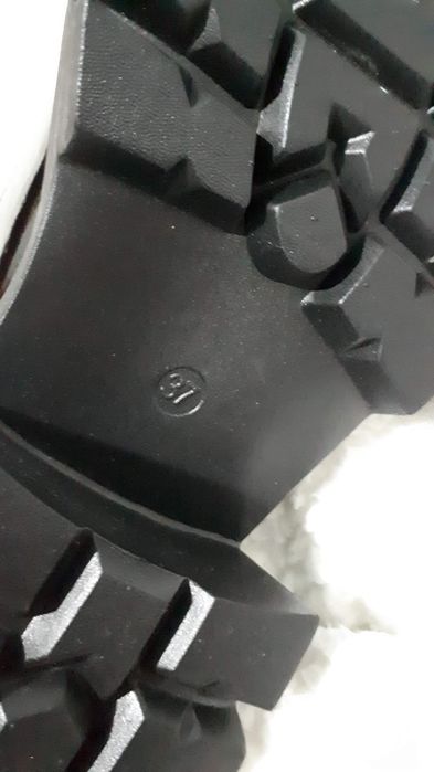 Продам туфли. 3500 новые