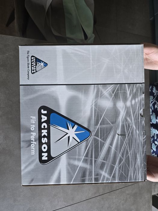 Коньки спортивные