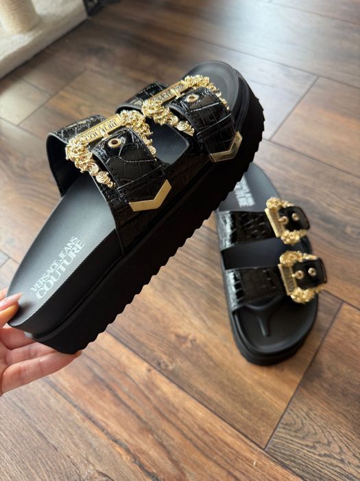 Оригинални дамски чехли Versace Jeans Couture – черни