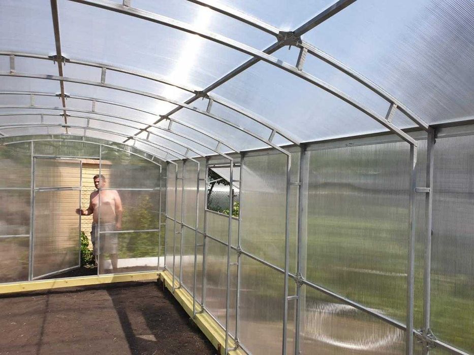 Теплицы оцинкованные прямостенные