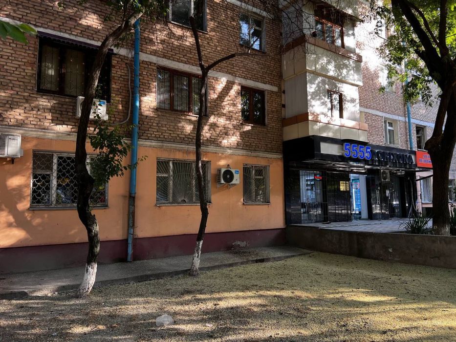 Срочно прлдается каартра под Комерцию В Мирзо Улугбескком районЕ Ттз