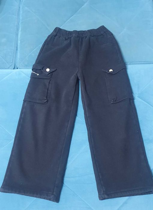 Джинсы на девочку.  8 9 лет