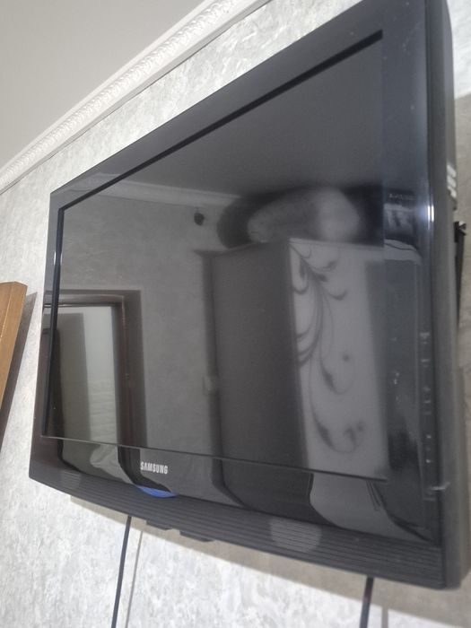 Продам телевизор 2 шт. Работает отличо