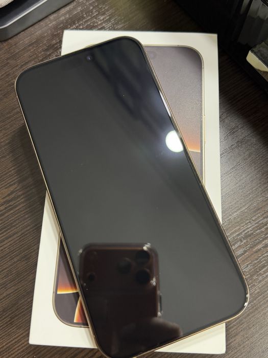 Продам Iphone 16 Pro Max 256 gb.