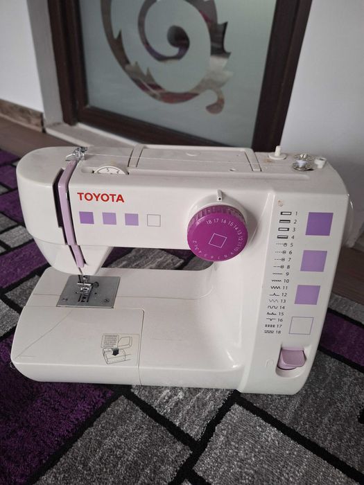 Masina de cusut Toyota