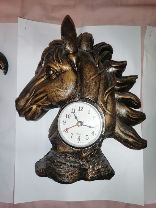 Suvunirniy soatlar ishlaydi