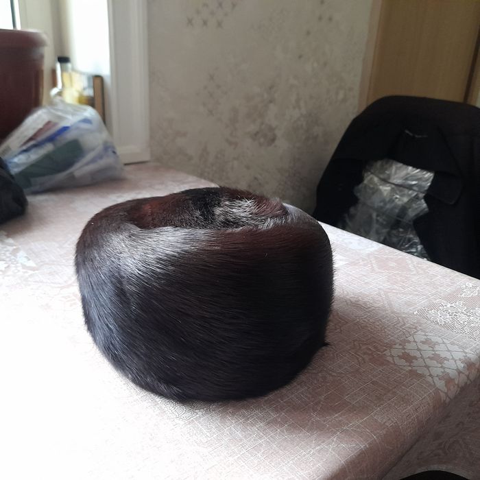 Пальто билан норка шапка сотилади