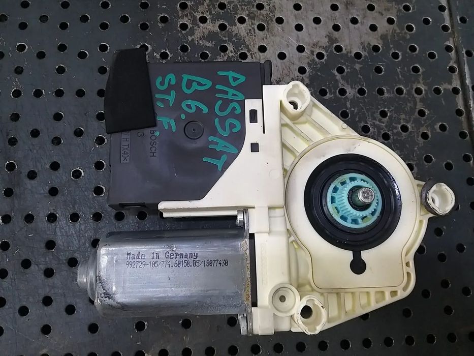 Motoras macara stanga fata vw passat b6 3c 988691114 1k0959701q 981237351 1k0959793m 992729105