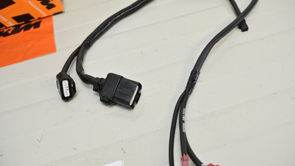 KTM EE3 EE5 2020 2023 Instalatie electrica