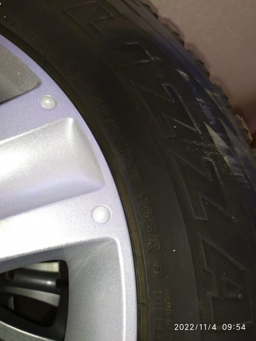 Продам комплект колес R17 зима