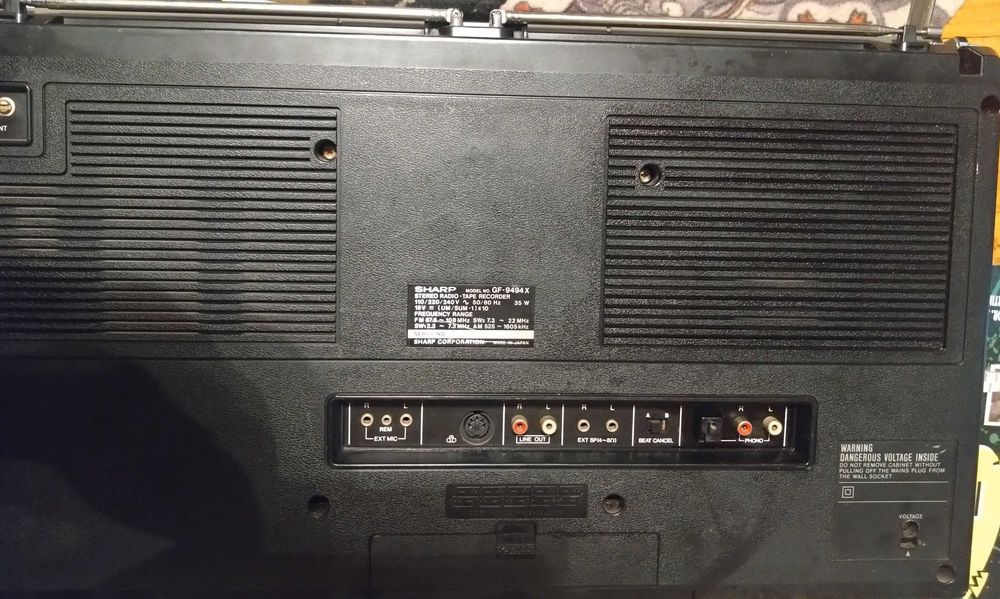 SHARP Gf 9494X /la 230V AM/FM radio tape recorder