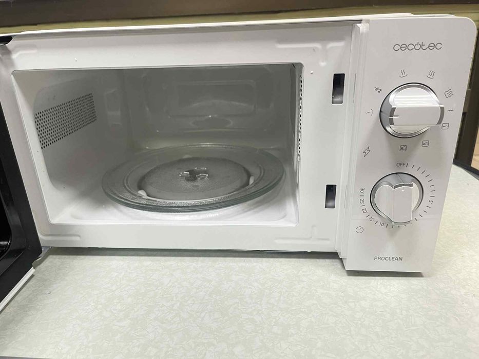 Микровълнова печка Cecotec ProClean 2110