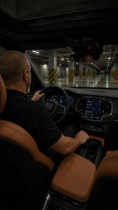 Автомобиль Volvo XC90 кроссовер