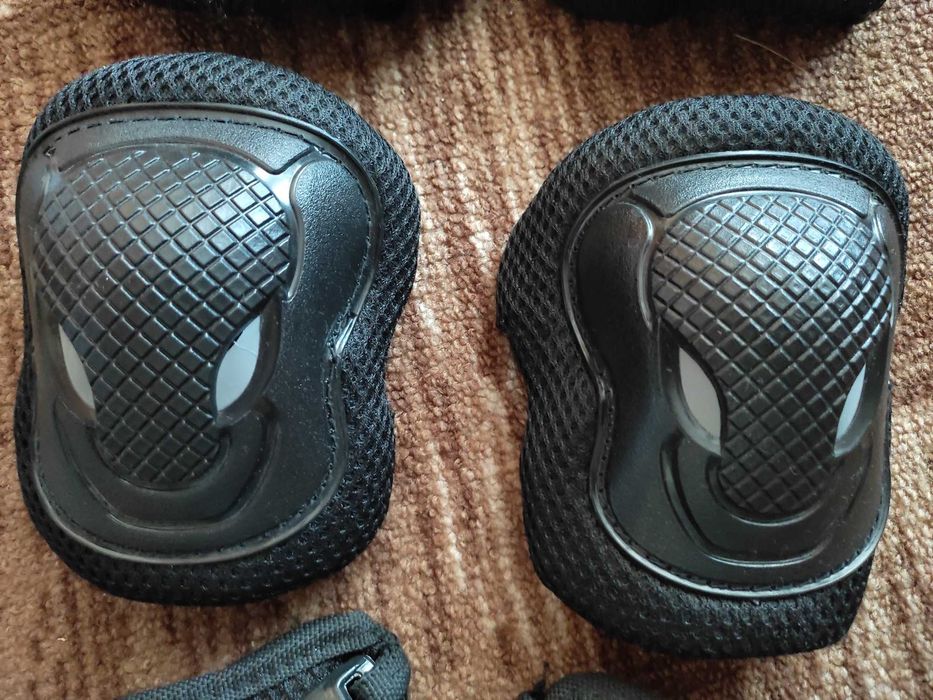 Наколенки, налакътници и протектор за китки