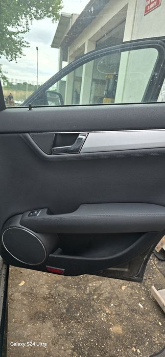 Черен кожен салон от ЕСТЕСТВЕНА КОЖА