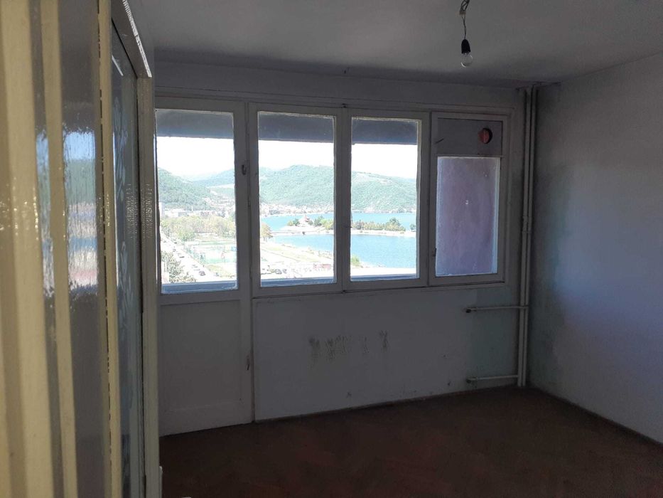 Vind apartament 2 camere in Orsova