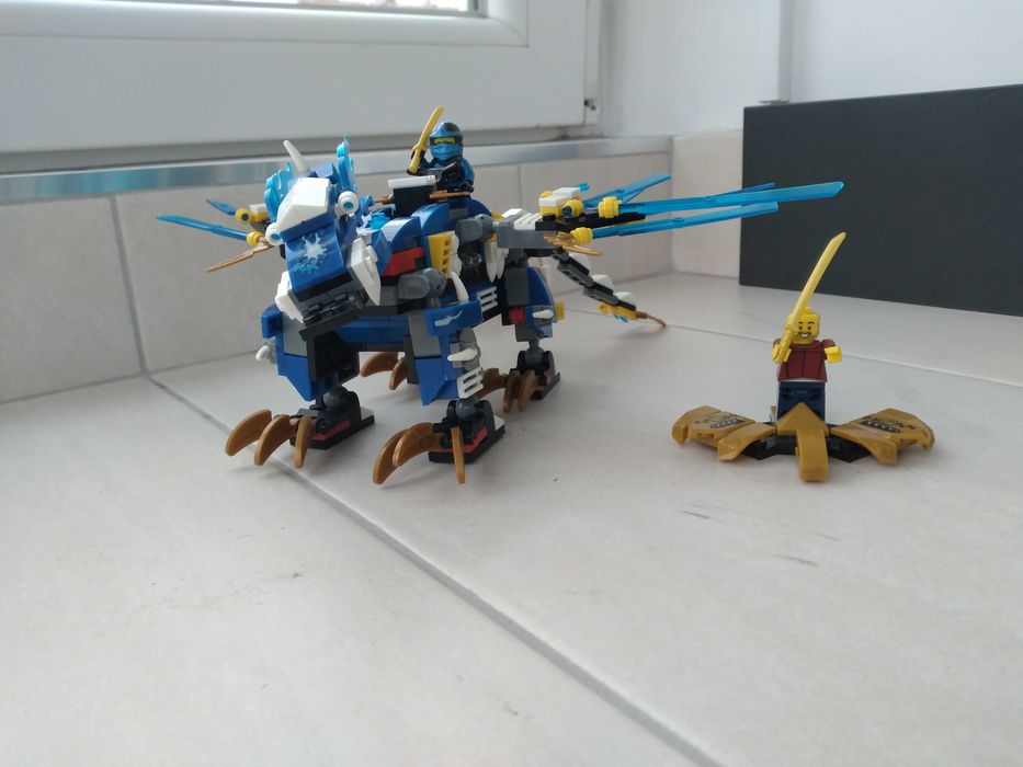 Три конструктора тип LEGO